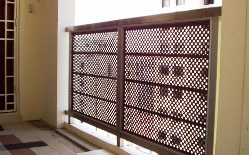 Parapet 1.JPG